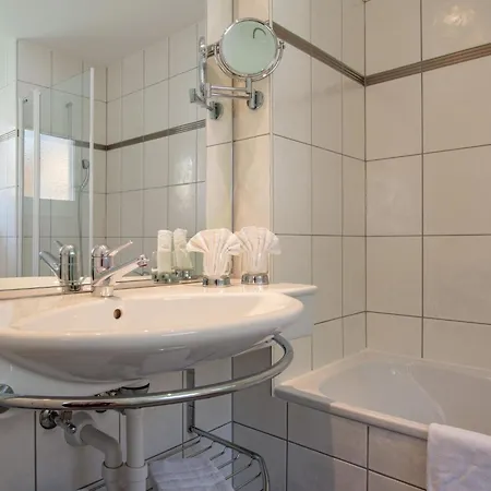 Dolce Appartement-fewo 4-bettwohnung Alphubel By Interhome Saas-Fee